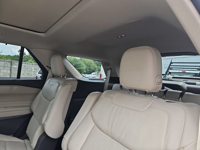 Certified 2020 Ford Explorer Platinum w/ Premium Technology Package AWD/4WD image 17