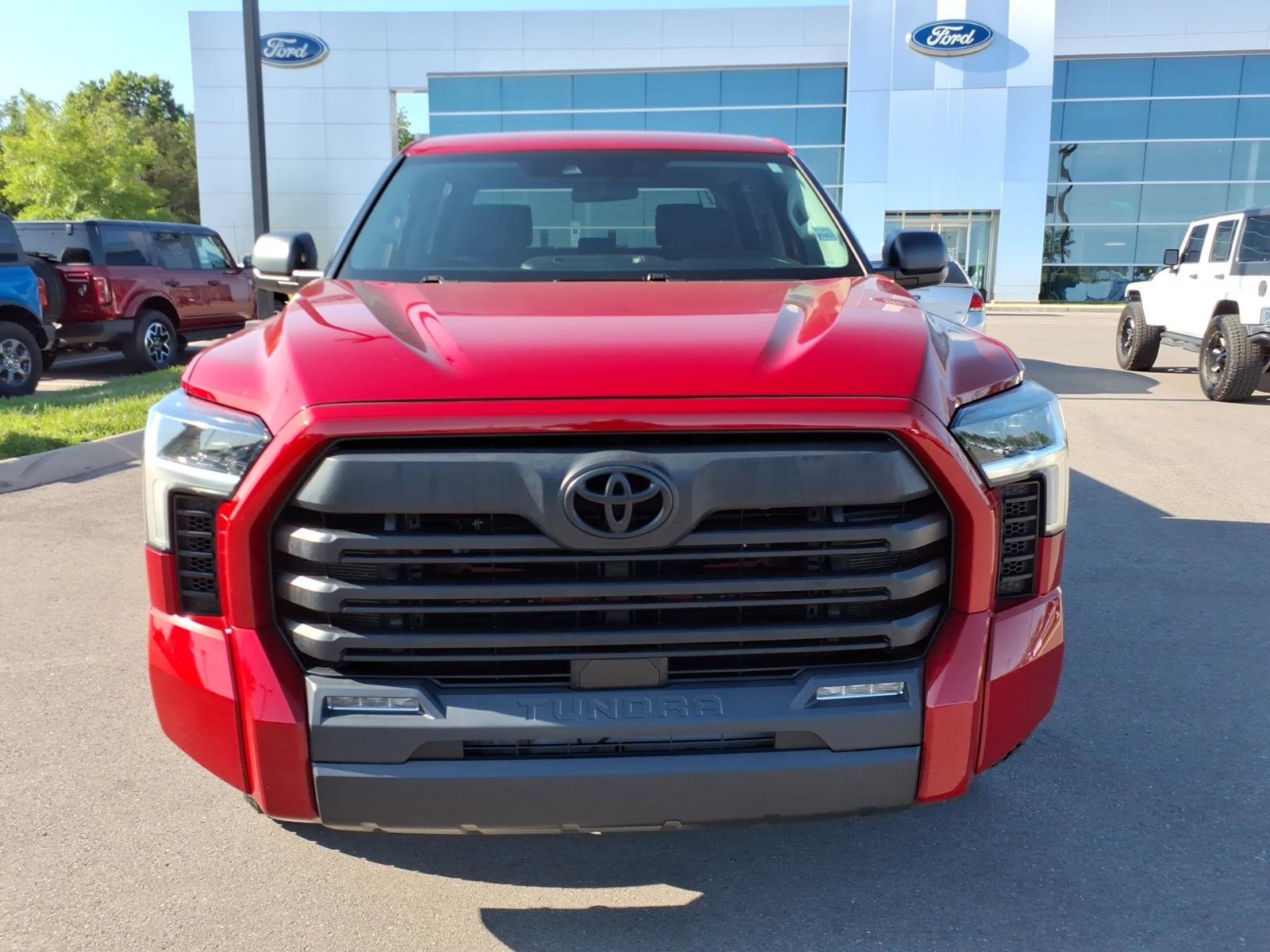 Used 2022 Toyota Tundra SR5 AWD/4WD image 8