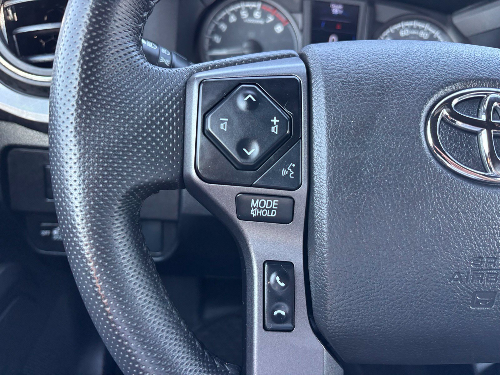 Used 2023 Toyota Tacoma TRD Off-Road AWD/4WD image 23