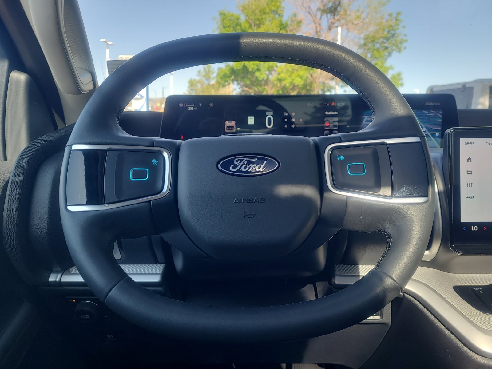 Certified 2025 Ford Expedition Active AWD/4WD image 9
