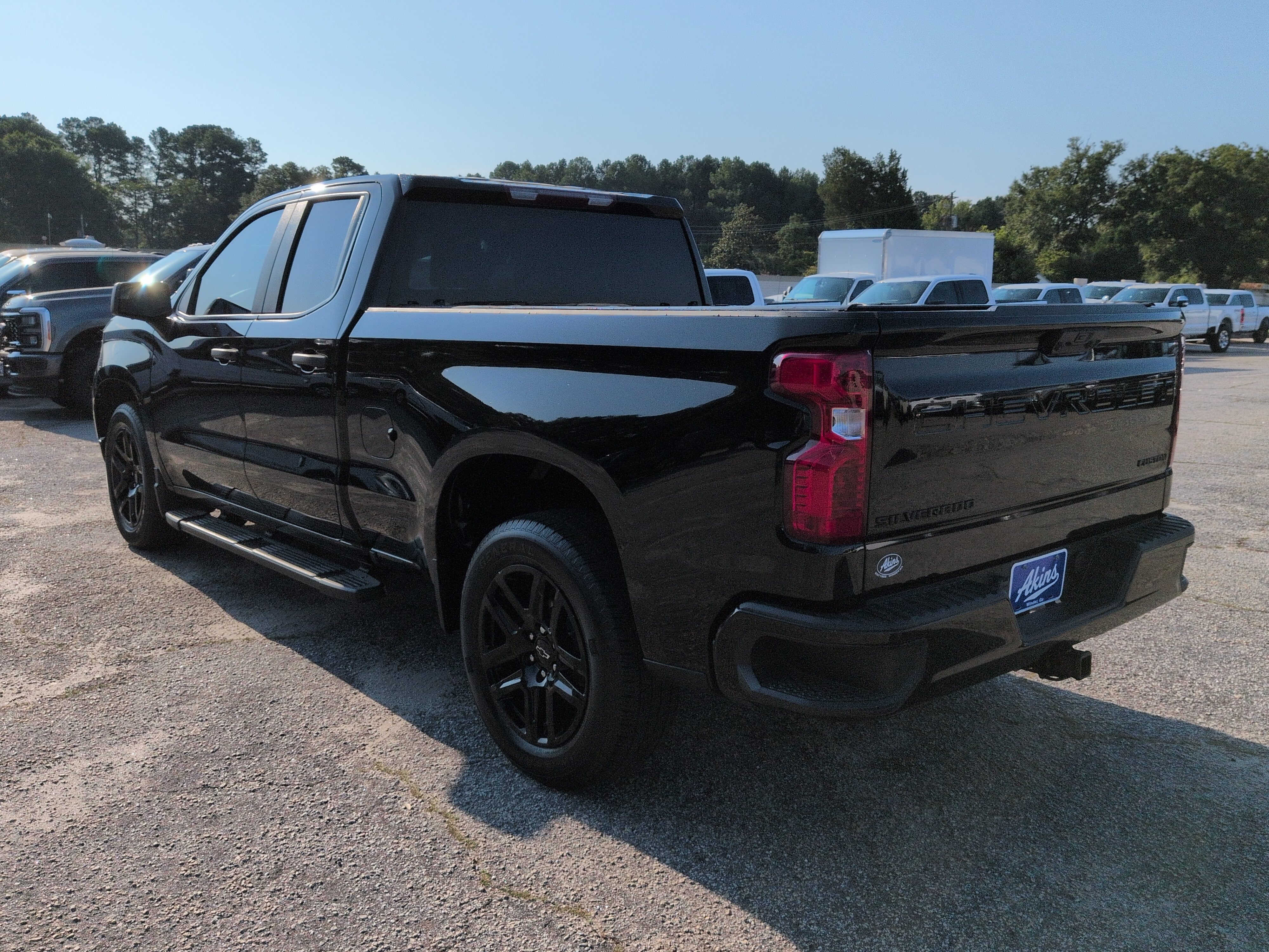 Used 2023 Chevrolet Silverado 1500 Custom w/ LPO, Dark Essentials Package RWD image 5