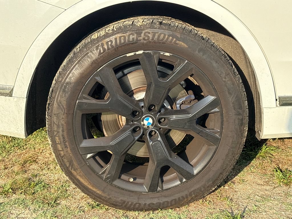 Used 2021 BMW X7 xDrive40i w/ Premium Package AWD/4WD image 5