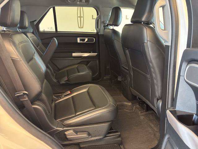Certified 2023 Ford Explorer XLT w/ Equipment Group 202A RWD image 9