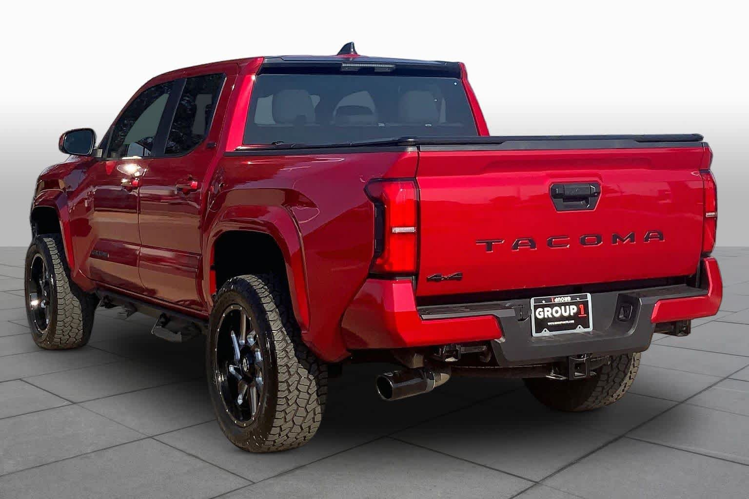 Used 2025 Toyota Tacoma SR5 AWD/4WD image 12
