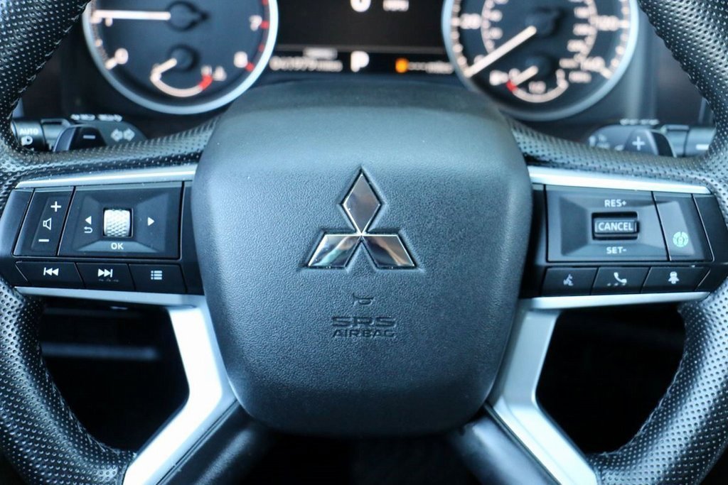 Used 2024 Mitsubishi Outlander SE image 24