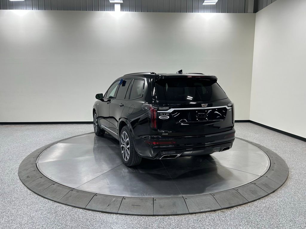 Used 2022 Cadillac XT6 Sport w/ Technology Package AWD/4WD image 9