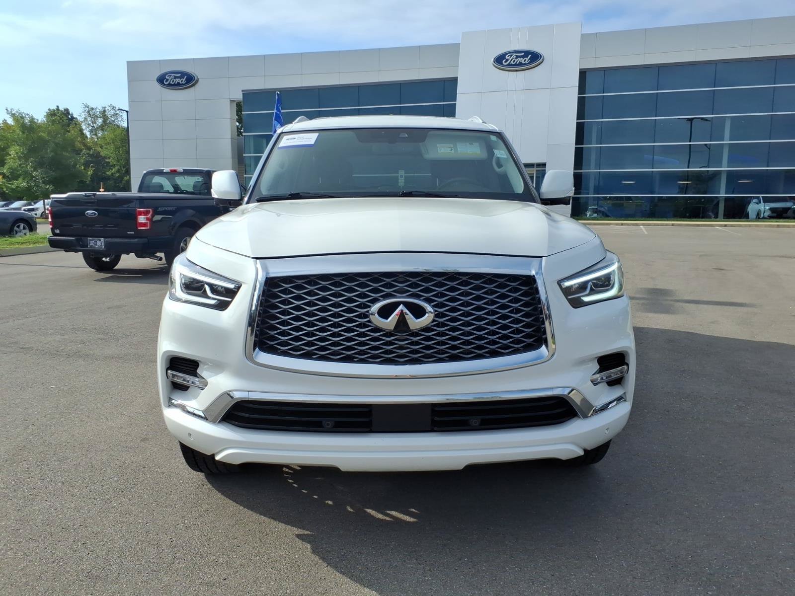 Used 2019 INFINITI QX80 Luxe w/ 22" Wheel Package AWD/4WD image 8