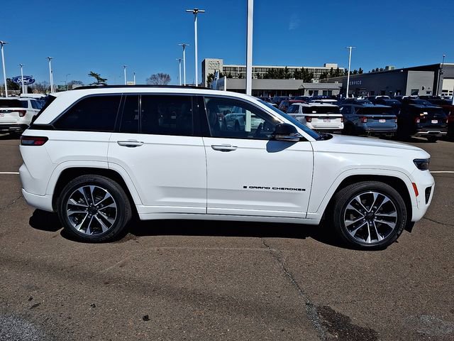 Used 2022 Jeep Grand Cherokee Overland AWD/4WD image 7