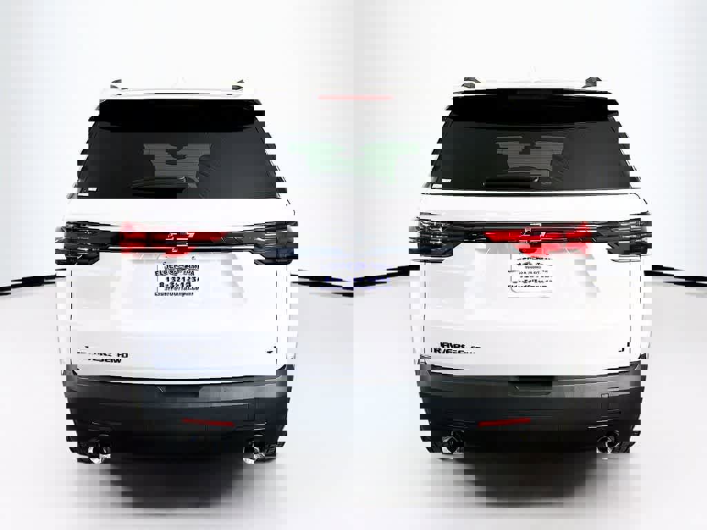 Used 2023 Chevrolet Traverse LT w/ Midnight/Sport Edition image 4