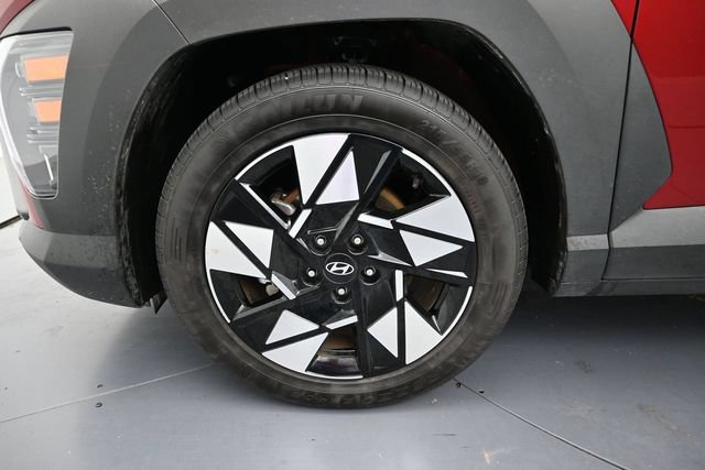 Used 2025 Hyundai Kona SEL FWD image 9