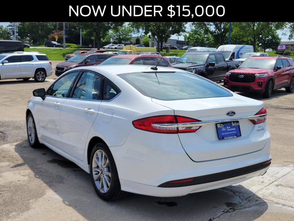 Certified 2017 Ford Fusion SE FWD image 3