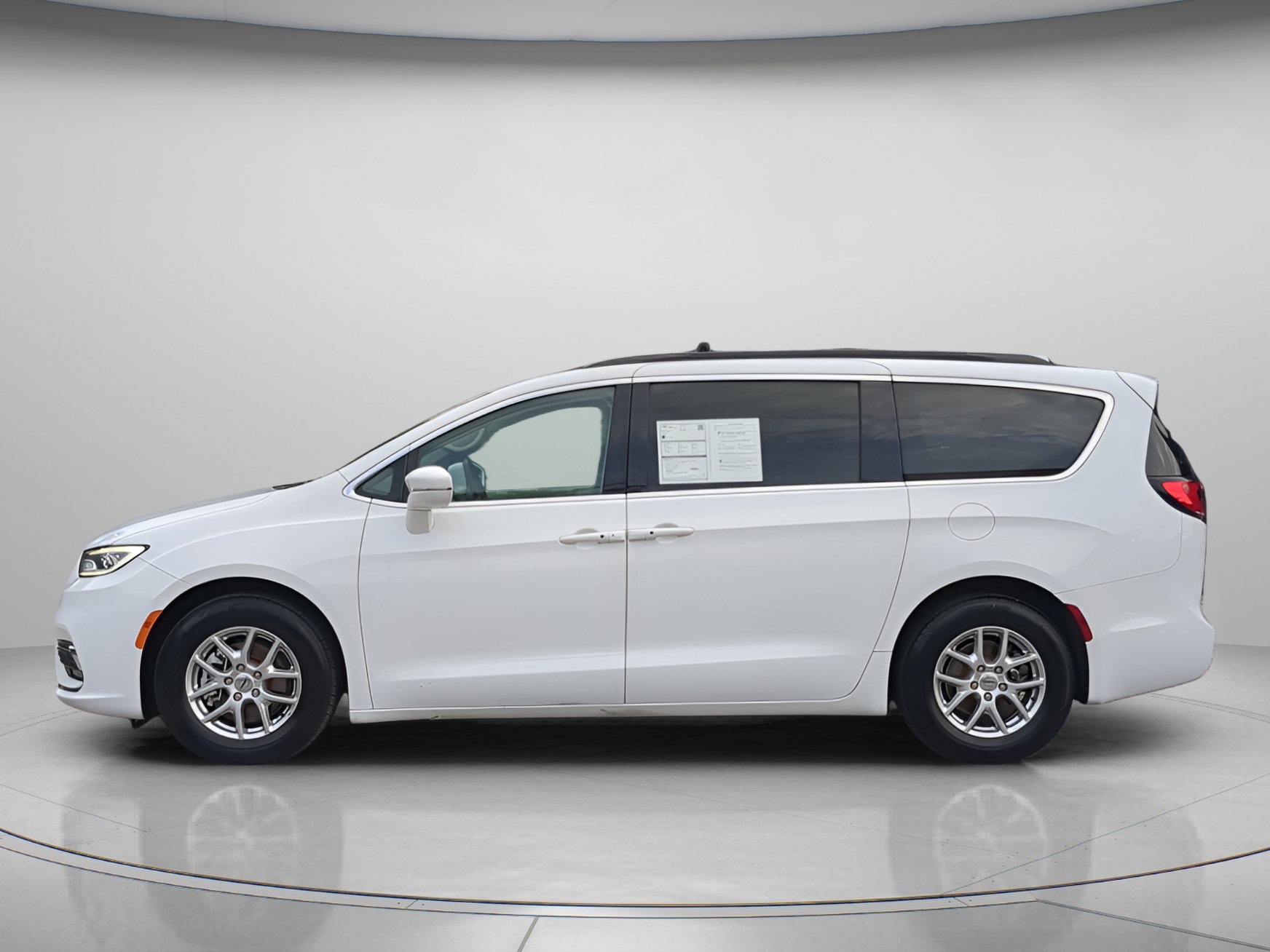Used 2022 Chrysler Pacifica Touring-L FWD image 43
