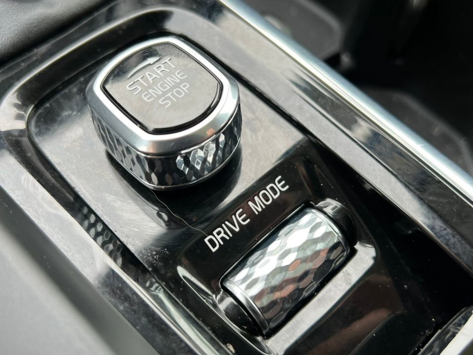 Used 2020 Volvo XC60 T6 Inscription w/ Protection Package Premier image 32