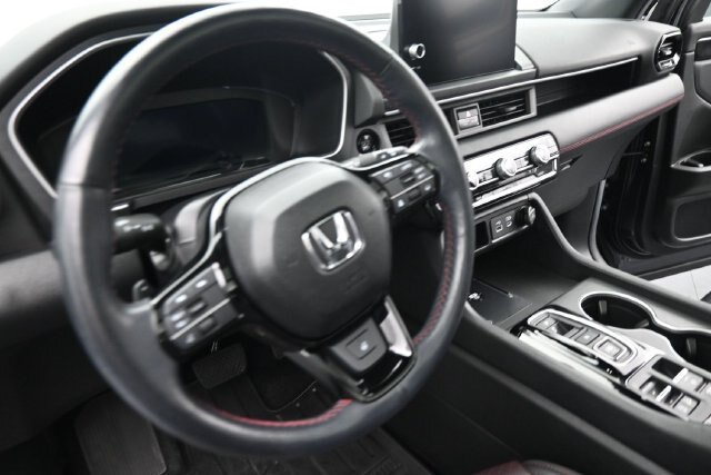 Used 2025 Honda Pilot Black Edition image 25