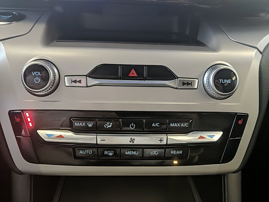 Certified 2023 Ford Explorer XLT w/ Class IV Trailer Tow Package image 21