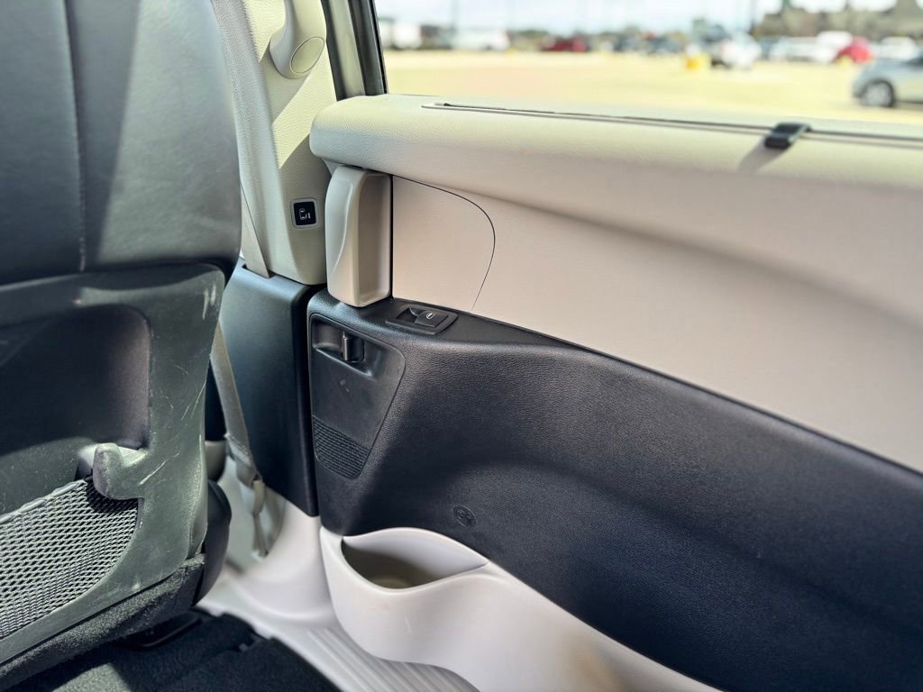 Used 2023 Chrysler Pacifica Touring-L image 36