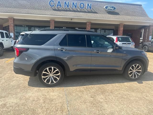 Certified 2025 Ford Explorer ST-Line AWD/4WD image 6