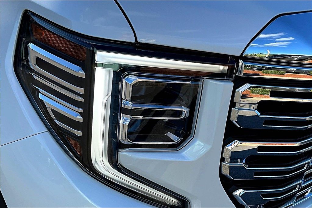 Used 2023 GMC Sierra 1500 Denali w/ Technology Package AWD/4WD image 34