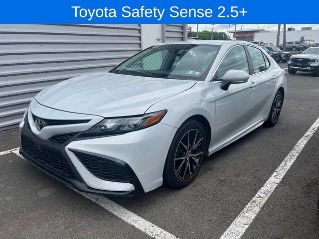 Used 2024 Toyota Camry SE FWD image 2