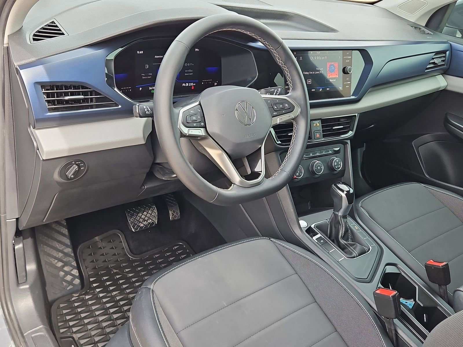 Used 2022 Volkswagen Taos SE w/ Panoramic Sunroof Package FWD image 13