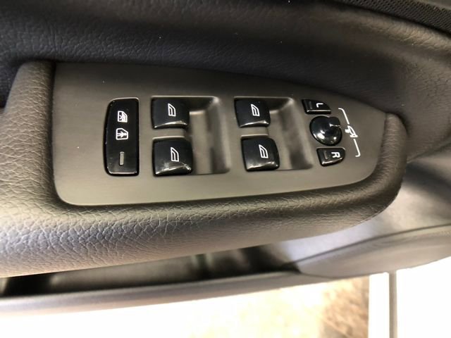 Used 2020 Volvo XC90 T6 Momentum image 12