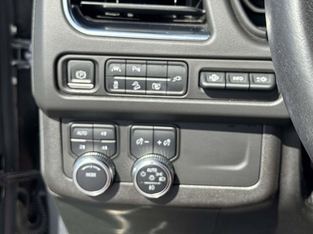 Used 2022 GMC Yukon AT4 w/ Technology Package AWD/4WD image 23