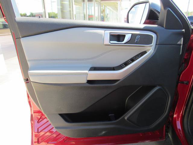 Certified 2024 Ford Explorer XLT w/ Equipment Group 202A AWD/4WD image 20