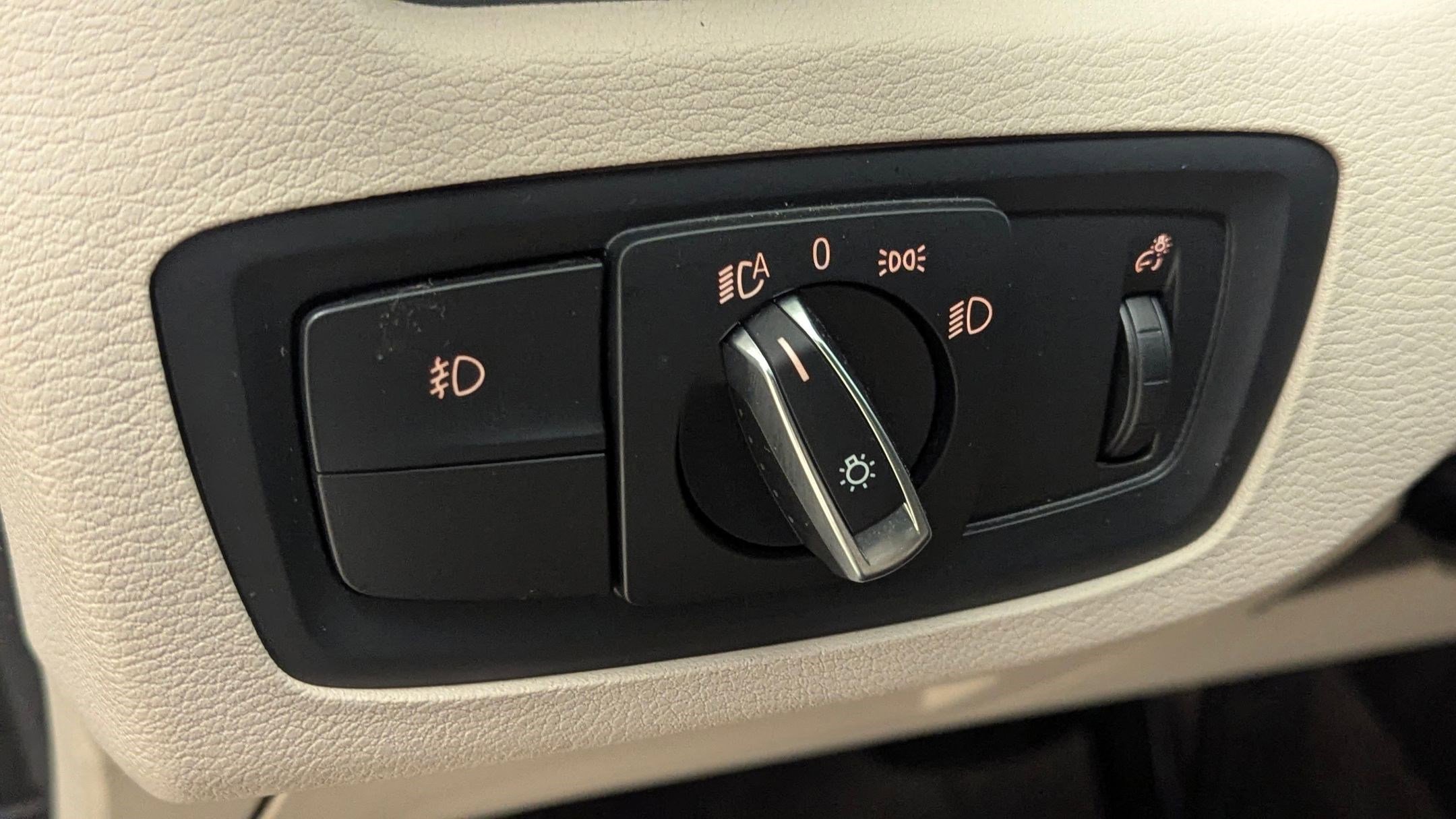 Used 2018 BMW X1 sDrive28i w/ Convenience Package image 16