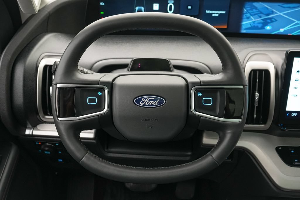 Certified 2025 Ford Expedition Active AWD/4WD image 13