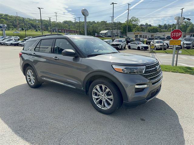 Certified 2023 Ford Explorer XLT w/ Equipment Group 202A AWD/4WD image 4
