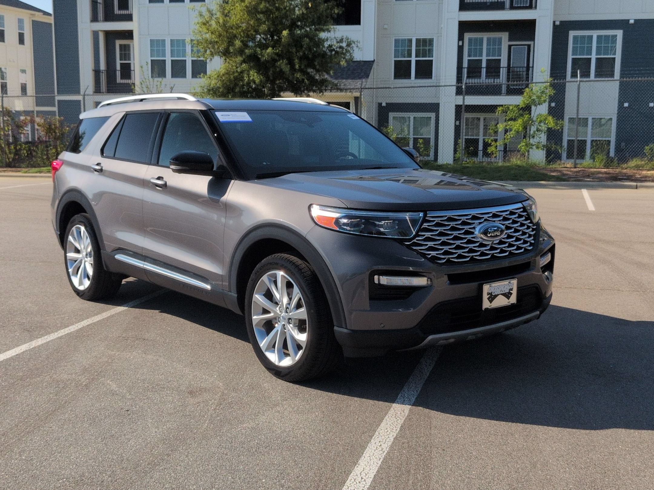 Certified 2023 Ford Explorer Platinum w/ Technology Package AWD/4WD image 2