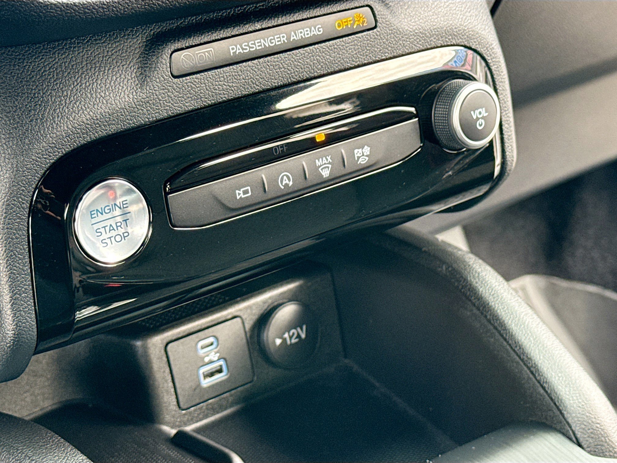 Certified 2023 Ford Escape ST-Line Select w/ Tech Pack #2 image 13