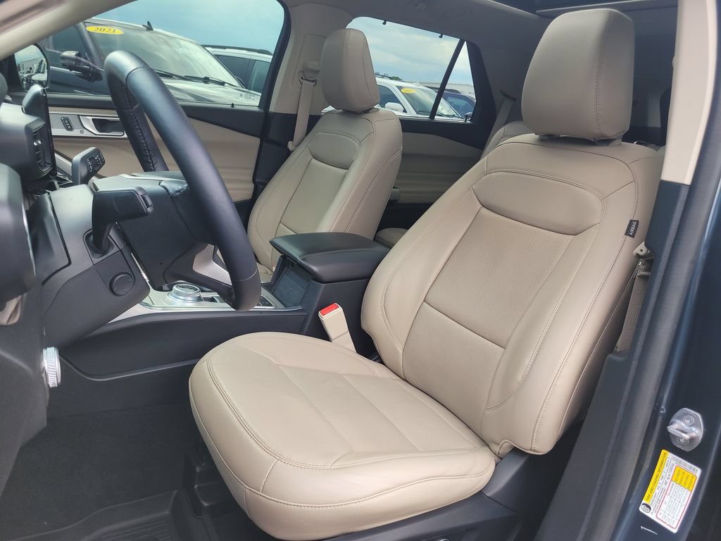 Certified 2022 Ford Explorer Limited w/ Equipment Group 301A RWD image 18