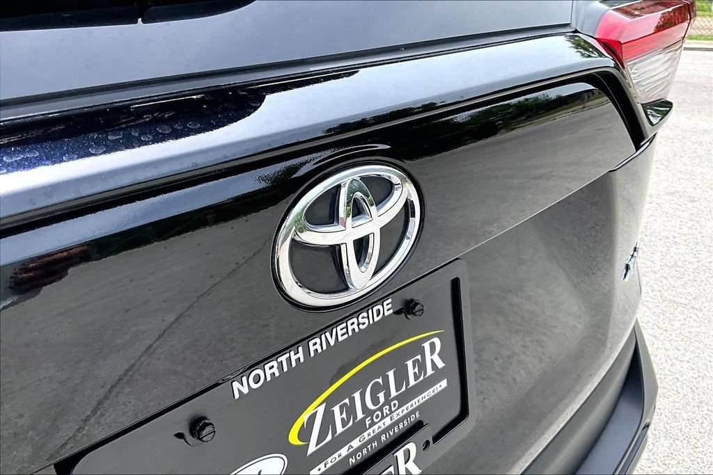 Used 2023 Toyota RAV4 XLE Premium FWD image 31