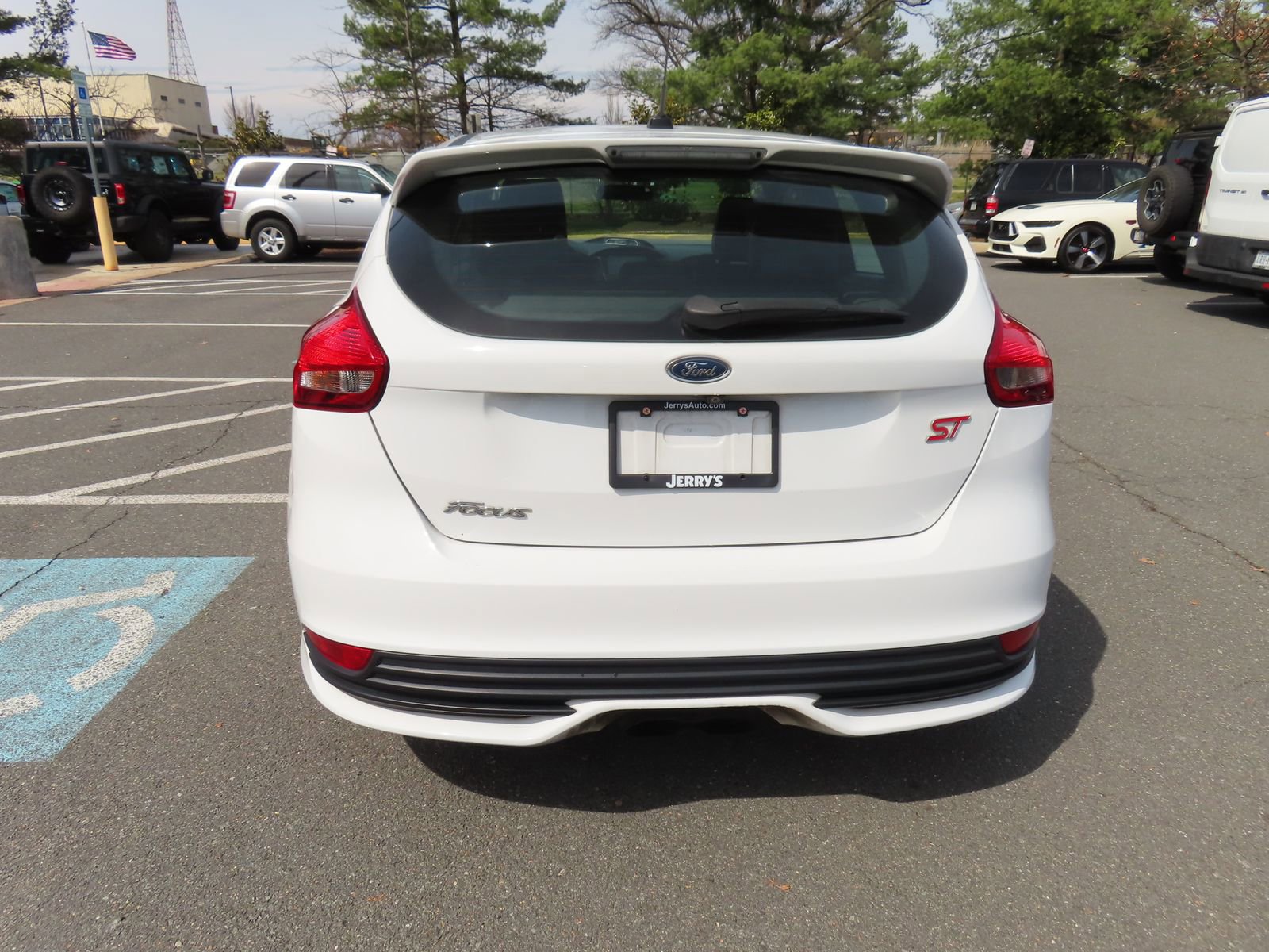 Certified 2017 Ford Focus ST w/ Equipment Group 402A image 5
