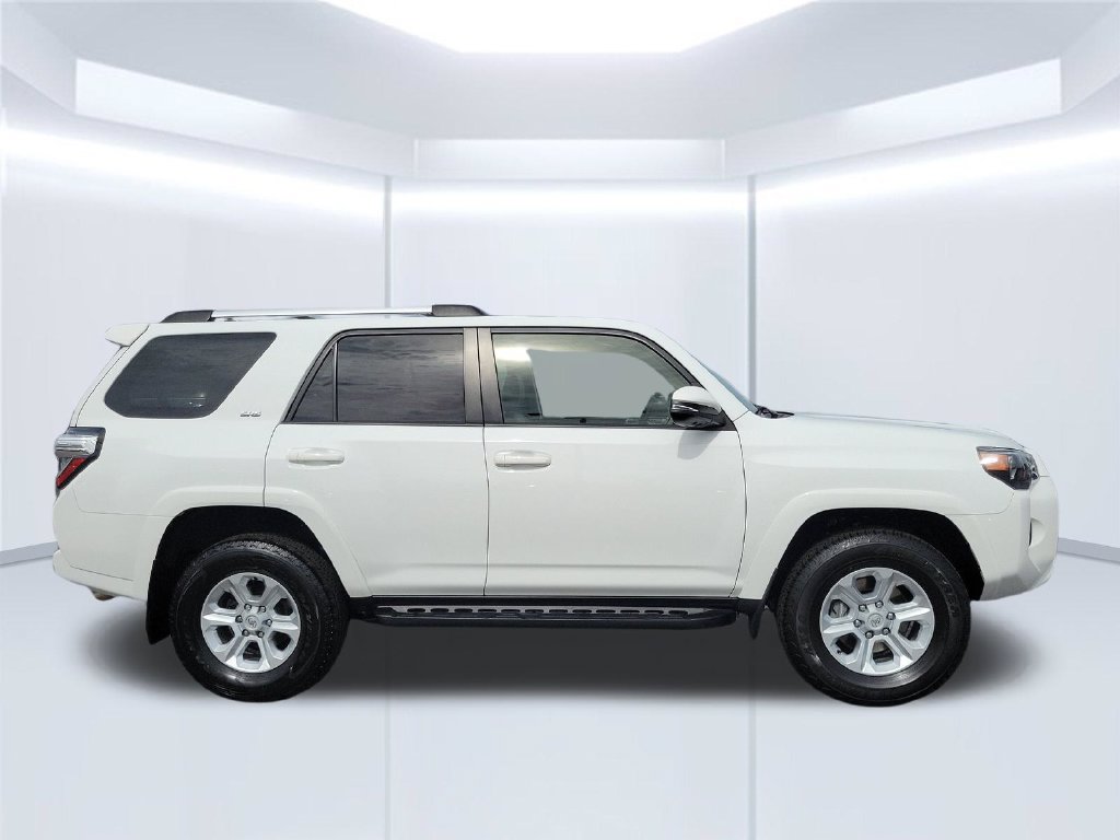 Used 2024 Toyota 4Runner SR5 Premium w/ Moonroof Package AWD/4WD image 4