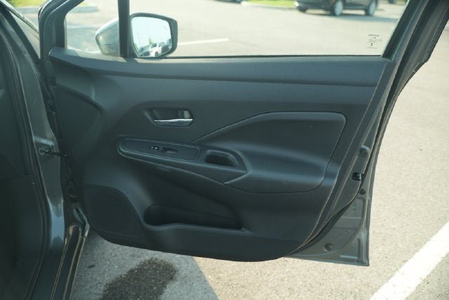 Used 2025 Nissan Versa SV FWD image 20