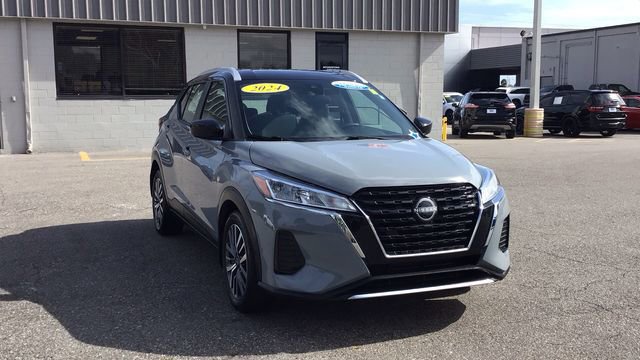 Used 2024 Nissan Kicks SV image 7