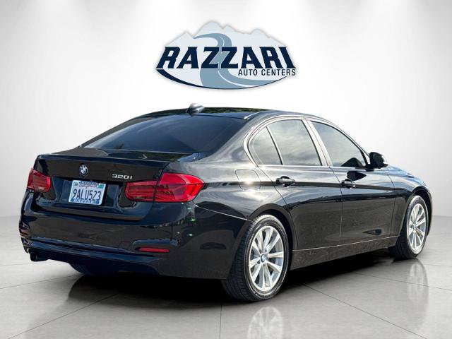 Used 2018 BMW 320i Sedan RWD image 3
