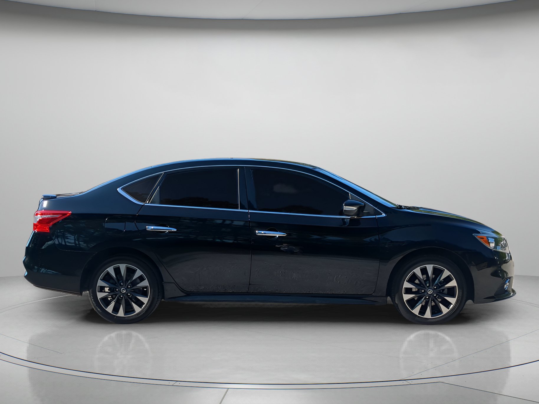 Used 2019 Nissan Sentra SR FWD image 39