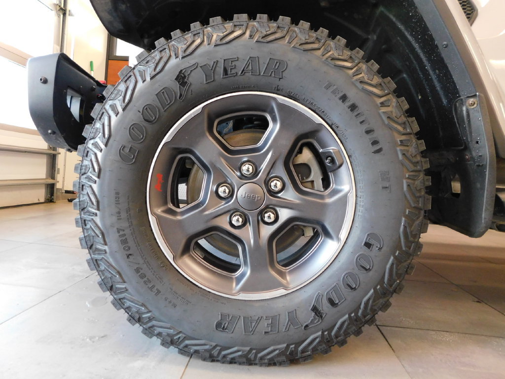 Used 2020 Jeep Gladiator Rubicon w/ Uconnect 4C Nav & Sound Group AWD/4WD image 12