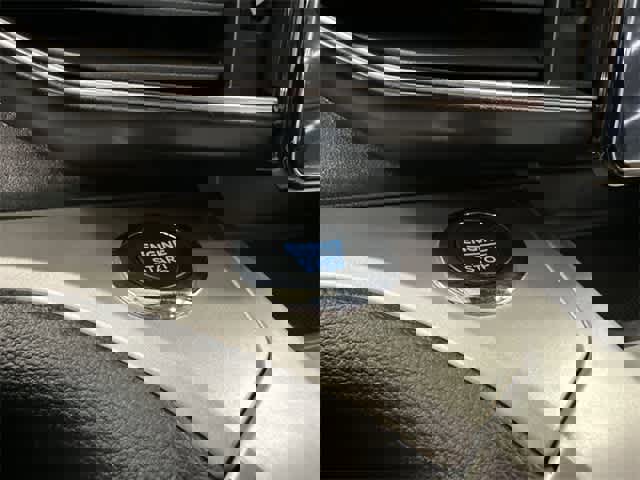 Certified 2022 Ford Explorer XLT w/ Equipment Group 202A image 14