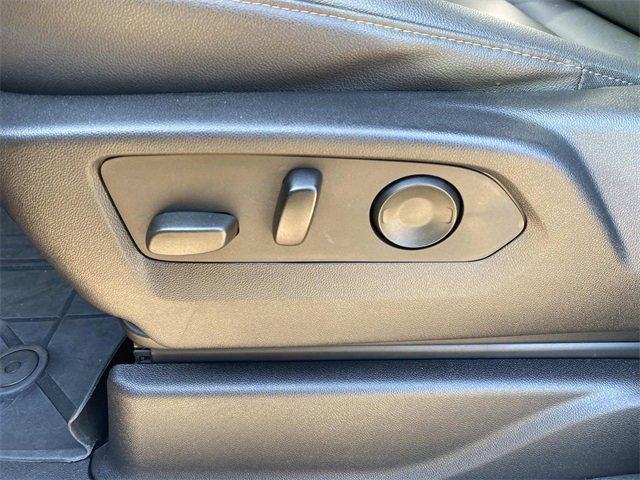 Used 2022 Chevrolet Tahoe Z71 w/ Luxury Package image 21