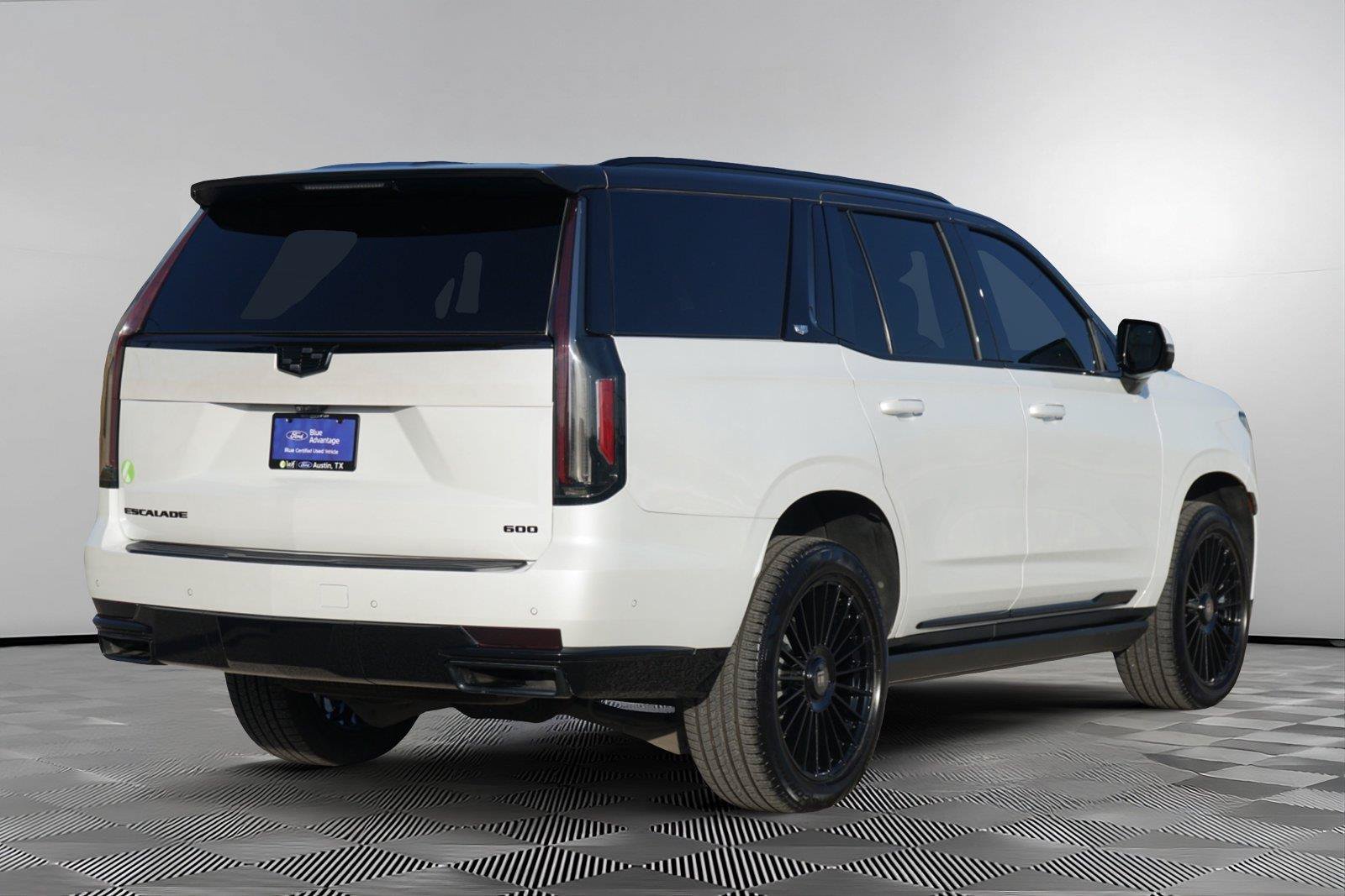 Used 2023 Cadillac Escalade Sport w/ LPO, ONYX Package AWD/4WD image 5