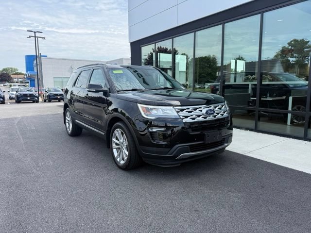 Certified 2018 Ford Explorer XLT w/ Equipment Group 202A AWD/4WD image 1