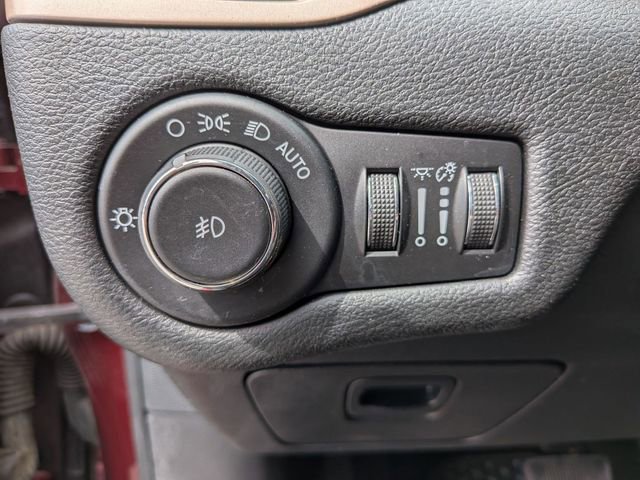 Used 2018 Jeep Cherokee Latitude image 14