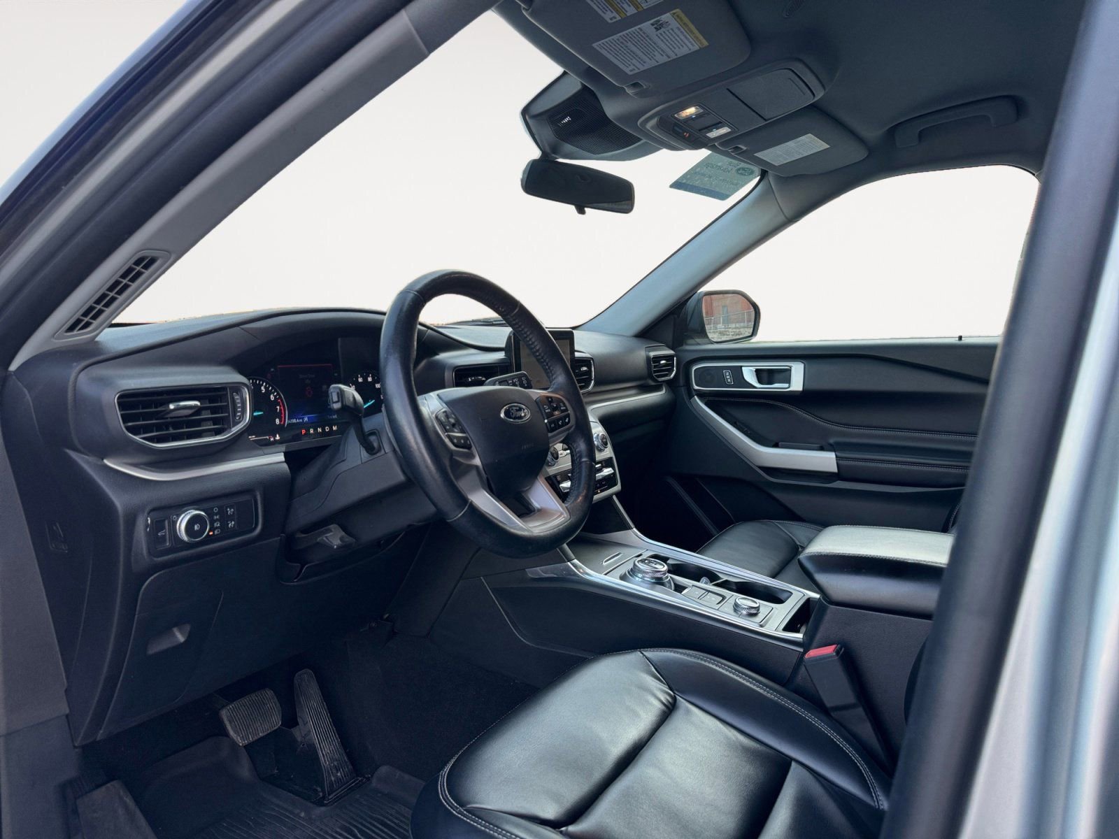 Certified 2021 Ford Explorer XLT w/ Equipment Group 202A image 9