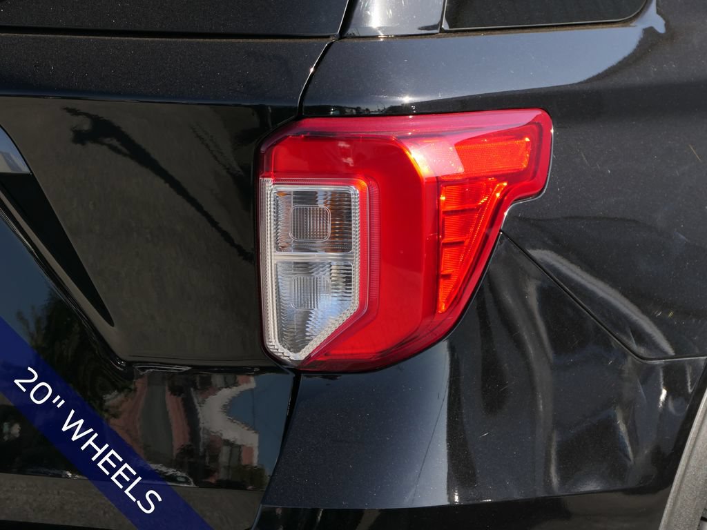 Certified 2024 Ford Explorer XLT w/ Equipment Group 202A RWD image 5