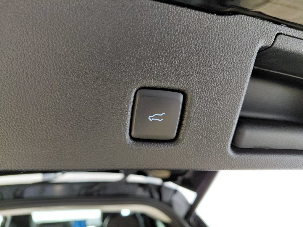 Certified 2025 Ford Escape Platinum AWD/4WD image 42