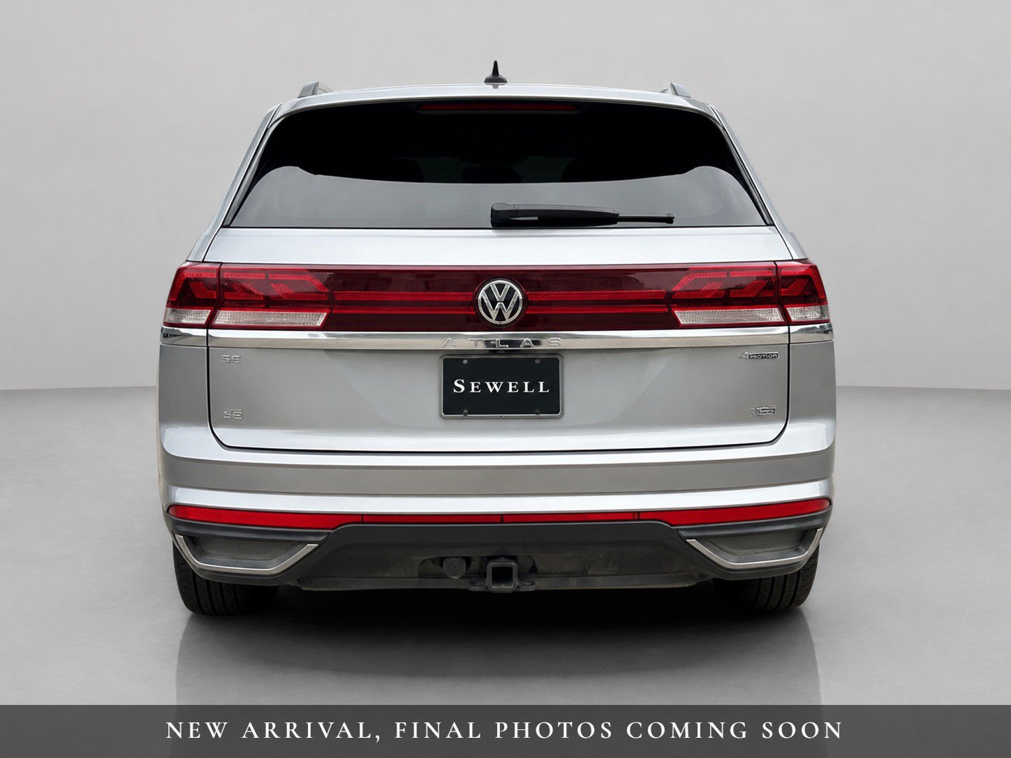 Used 2024 Volkswagen Atlas Cross Sport SE FWD image 4
